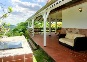 Maison confortable à Rivière-Pilote avec vue sur la mer